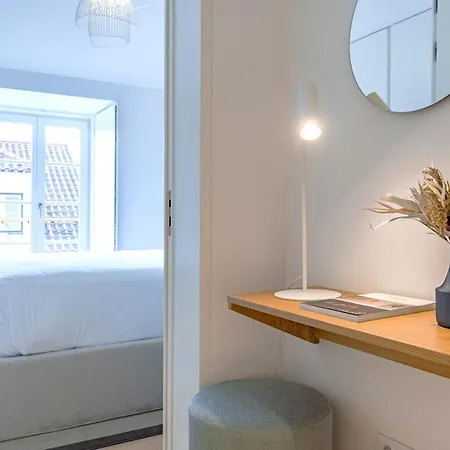 מלון דירות Ando Living - Douradores House 4*