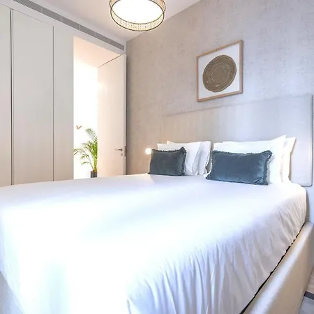 Ando Living - Douradores House 4*