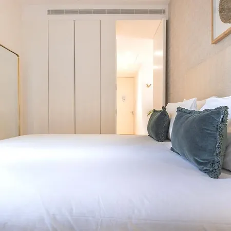 Lejlighedshotel Ando Living - Douradores House 4*