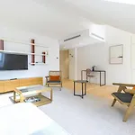 Ando Living - Douradores House Ξενοδοχείο με διαμερίσματα