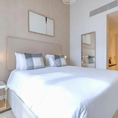 Ando Living - Douradores House דירה *